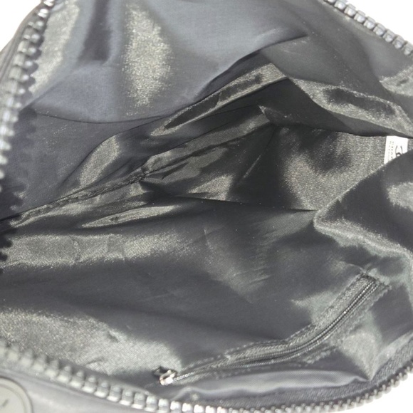 Chanel Beauty VIP Nylon Puffy Cosmetic Pouch with CC Logo-Black - Picture 7 of 7